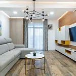 Arena View Penthouse Apartament *