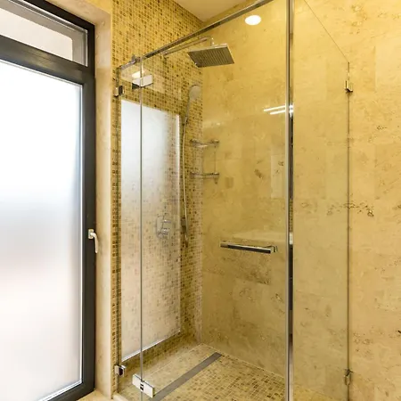 Arena View Penthouse Apartman *