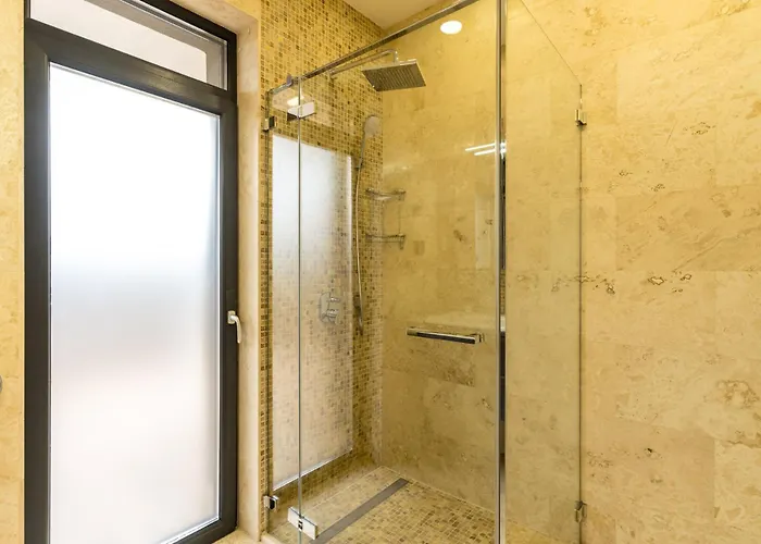 Arena View Penthouse Apartman *